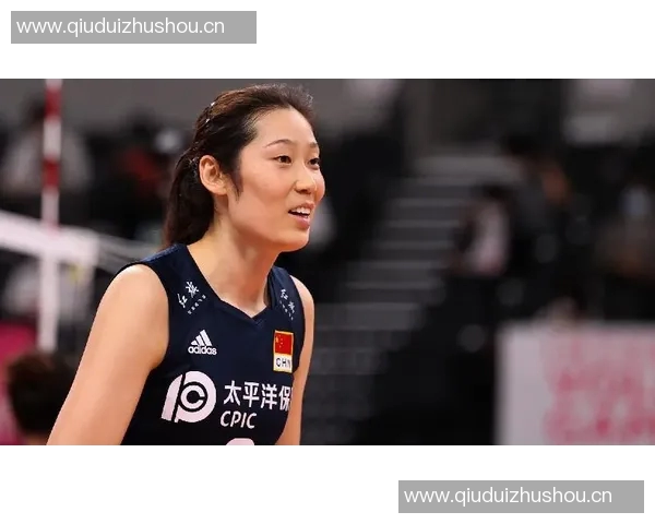 “嘉冠”联赛中的“绿茵双栖”